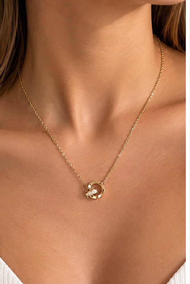 Collier anneaux entrelacées